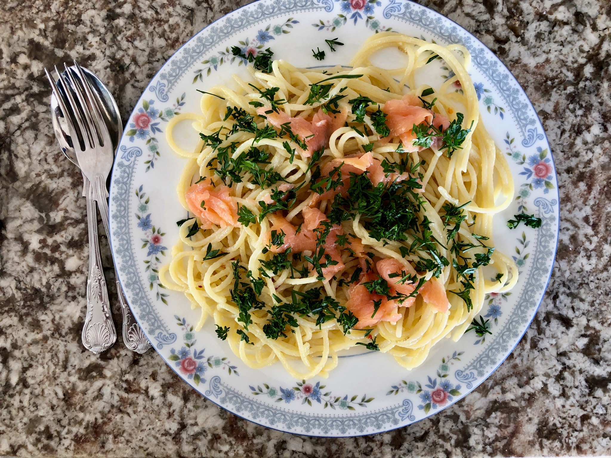 Pasta in Zitronen-Knoblauch Sauce – Haegele Knoblauchwürzsauce