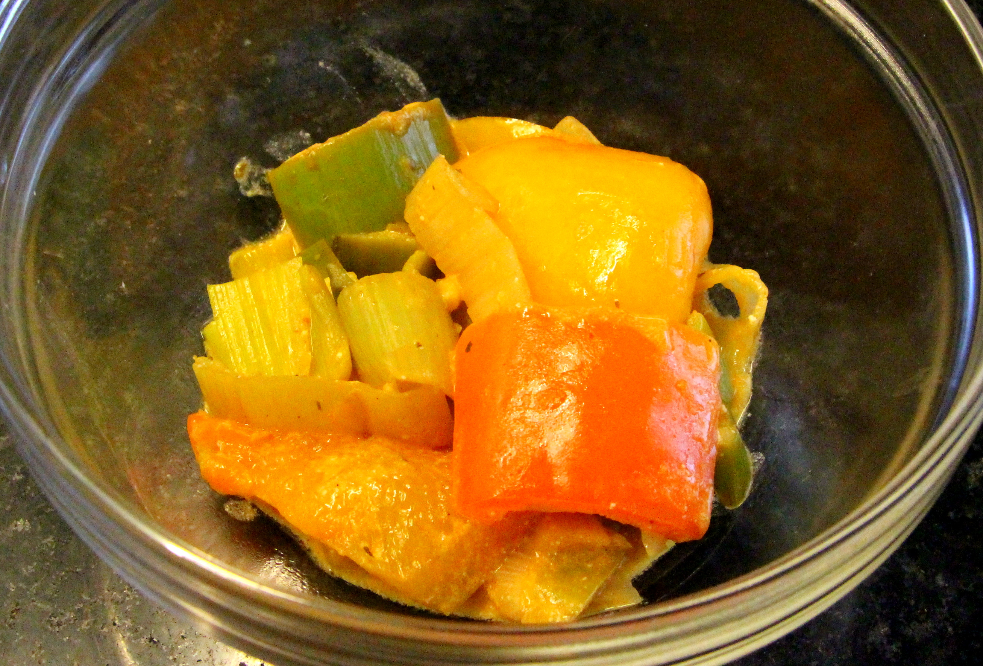 Paprika Lauch Gemüse – Haegele Knoblauchwürzsauce