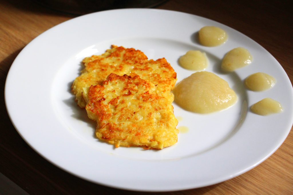 Kartoffel -Karotten Rösti – Haegele Knoblauchwürzsauce