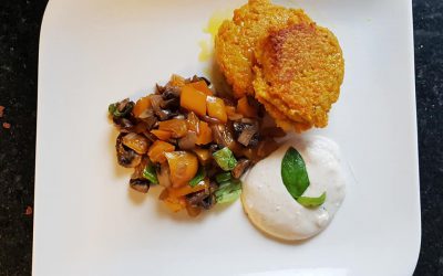 Couscous Karotten Küchle mit Pilz-Paprika Gemüse